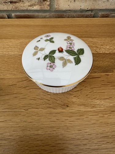 Wedgewood bone china wild - bone,