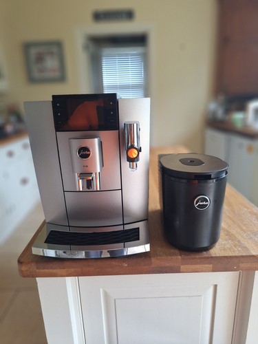 Jura coffee machine and - coffee,