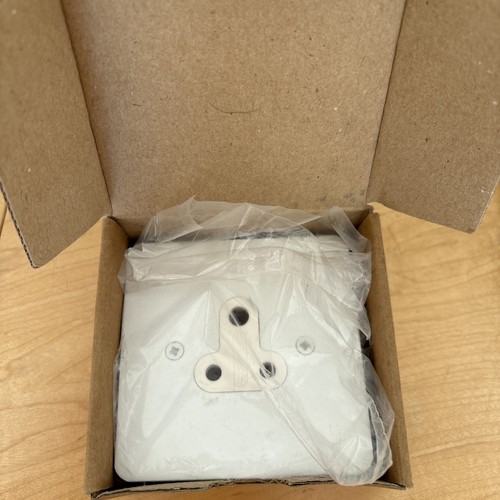 Forbes lomax 5amp flush - &,