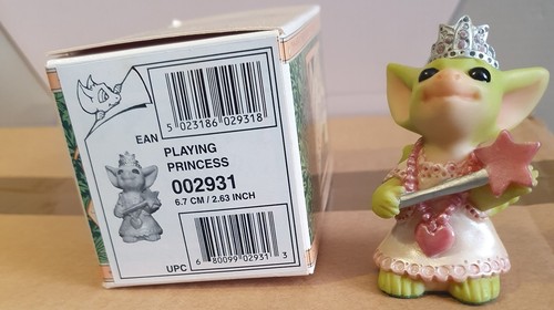 Pocket dragons playing - pocket, dragons-