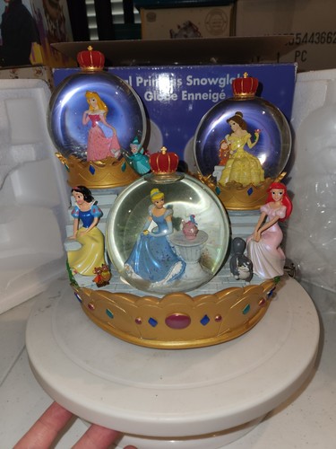 Disney store royal princess - royal,