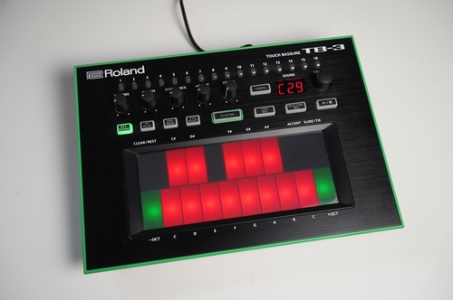 Roland aira bassline - tb-3,