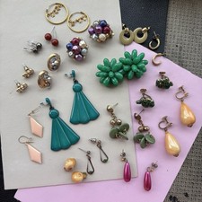 17 Pairs Vintage Clip On Earrings / Antique Screwback Earrings, Bulk Jewellery