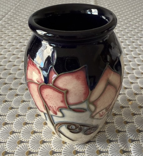 Moorcroft pottery the - pottery,