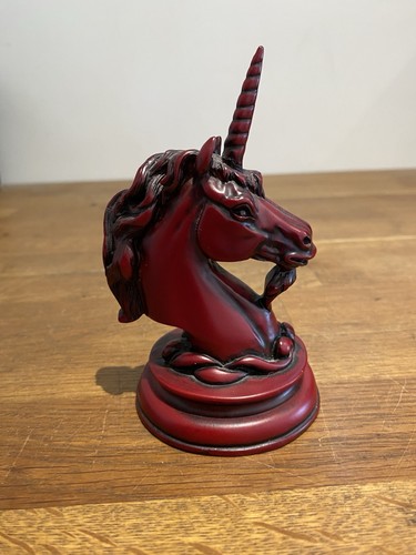 Red resin unicorn head - red,