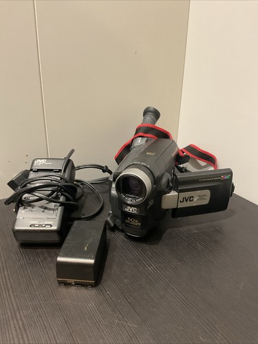 Jvc compact vhs camcorder - jvc,