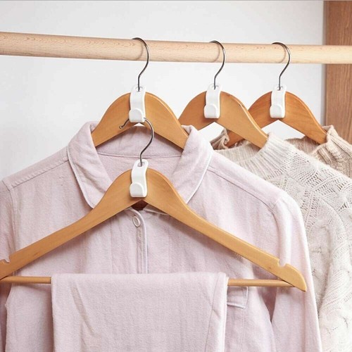 Natural wooden hangers - 20,