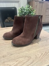 Sketchers Suede Ankle Boots 