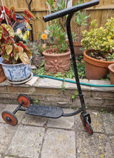 Vintage 1950’s 60s Triang Tri ang Childs scooter