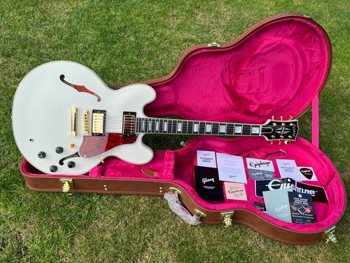 Epiphone inspired gibson - by,