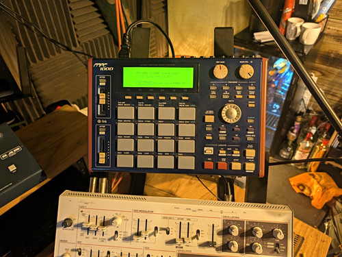 Akai mpc1000 upgraded - akai,