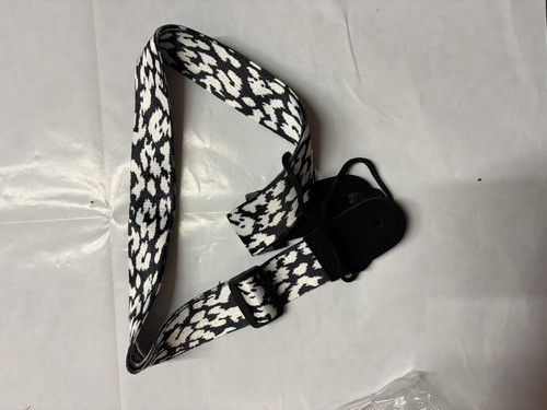 Quincy black and white leopard
