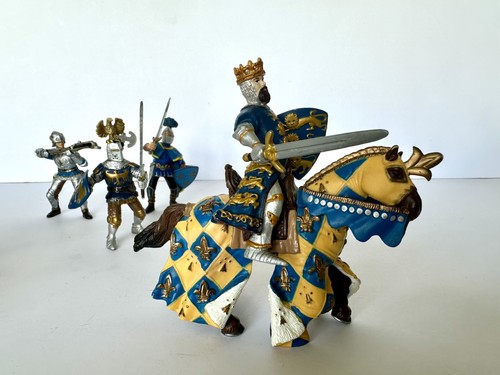Papo medieval knight and horse - and,