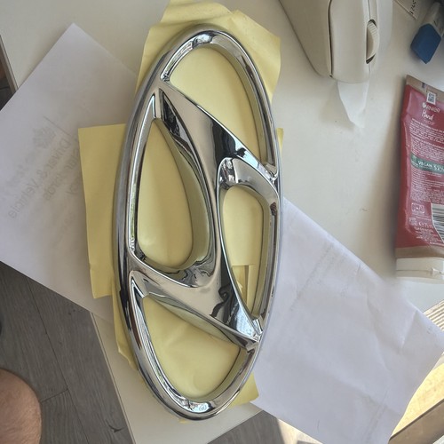 Brand new hyundai badge - badge, front