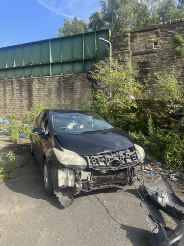 Breaking toyota prius - breaking,