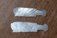 2 x Antique Mother of Pearl Fish Shape Gaming Tokens Cards Chinese 18th Century