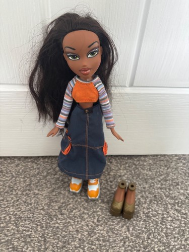 Authentic 2001 bratz first - 2001,