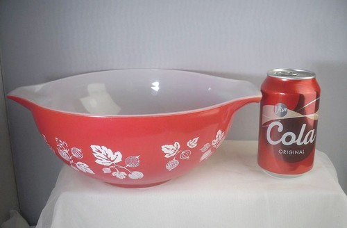 Vintage pyrex coral red - vintage,