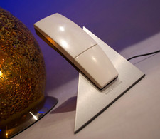 Bang and Olufsen B&O White Beocom 6000 Mk2 Home Telephone Pyramid charger (001)