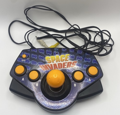 Space invaders hand held - space,
