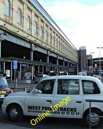 Photo 6x4 piccadilly railway - piccadilly,