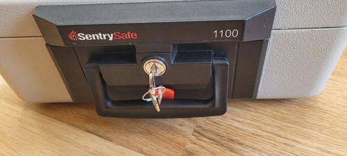 Sentry safe fire proof - sentry,