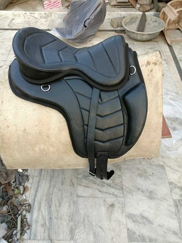 Treeless leather saddle - treeless,