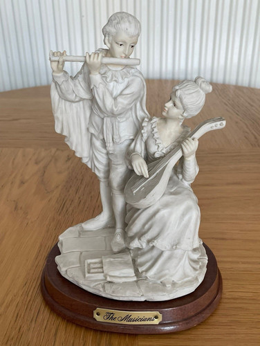Porcelain musicians figurine - musicians,
