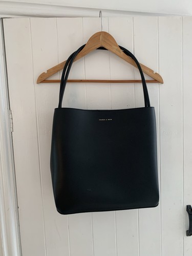 Charles keith black - &, leia