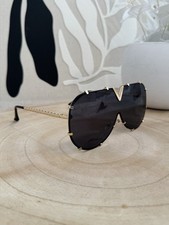 Luxury Oversized Sunglasses With Bold Gold Detailing