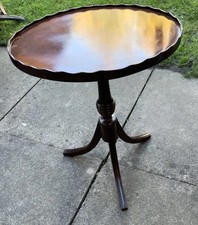 Pie Crust Oval Side Table / Tripod Wine Or Occasional Table 22” Tall