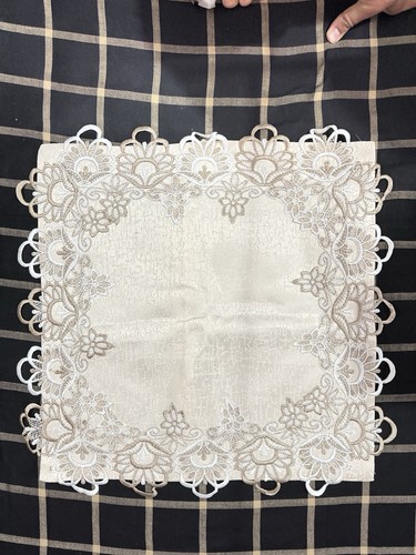 Golden lace cushion cover x - lace,