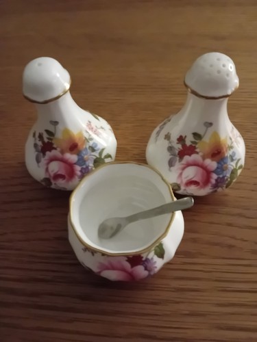Royal crown derby - derby, posies