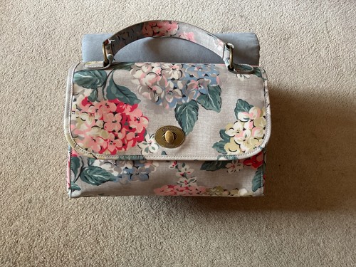 Bnnt lovely beige floral cath - beige,