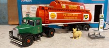 Corgi  16306 Scammell Highywayman Tanker and Petrol Pump Shell/BP