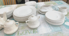 B HS Lincoln-4 side plates£19 gravy boat & saucer £10.75 etc