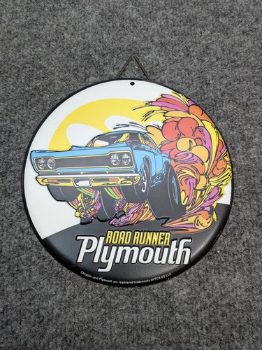 Plymouth road runner embossed - road,