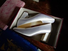 VINTAGE LADIES KATZ BRIDAL