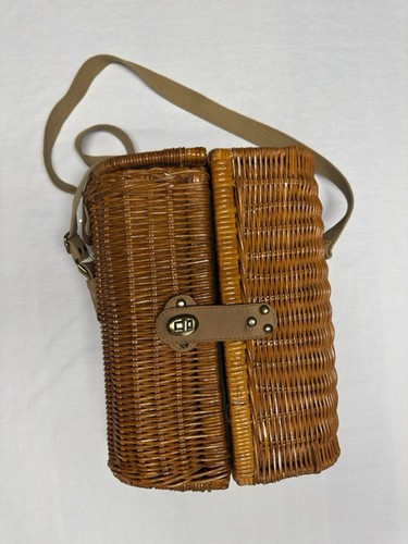 Wicker trunk wine bottle - trunk,
