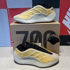 adidas Yeezy / YZY 700 V3 |