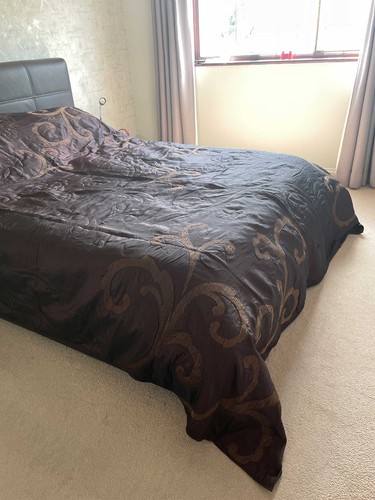 Large brown scroll quilted - brown,