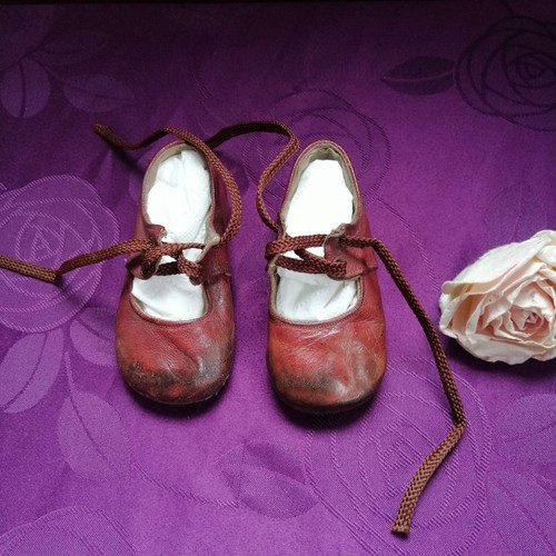 Really charming 1920 - really, 1920's