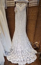 Pronovias Ivory lace wedding