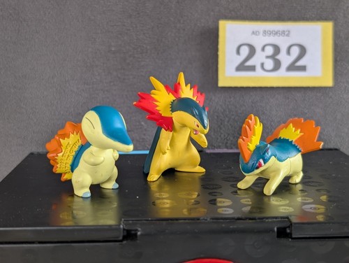 Pokémon tomy typhlosion - pokémon,