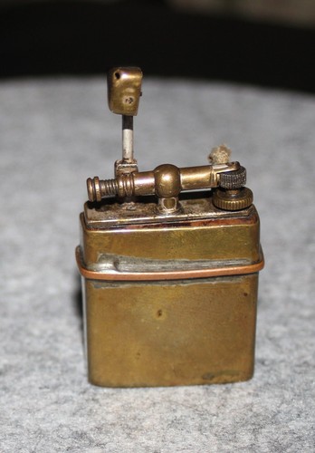 Brass arm lift trench lighter - brass,