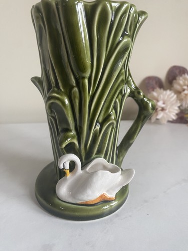 Vintage sylvac vase with swan - sylvac,