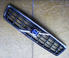 2006 VOLVO S40 PRE FACELIFT --  Front Bumper Grill