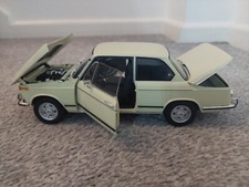1/18 KYOSHO  BMW 2002 tii