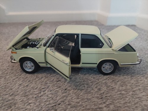 Kyosho bmw 2002 tii - 1/18,