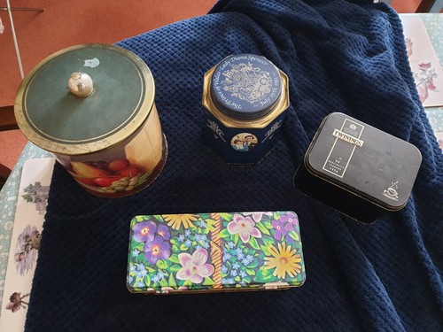 Collectable vintage tins - 3,